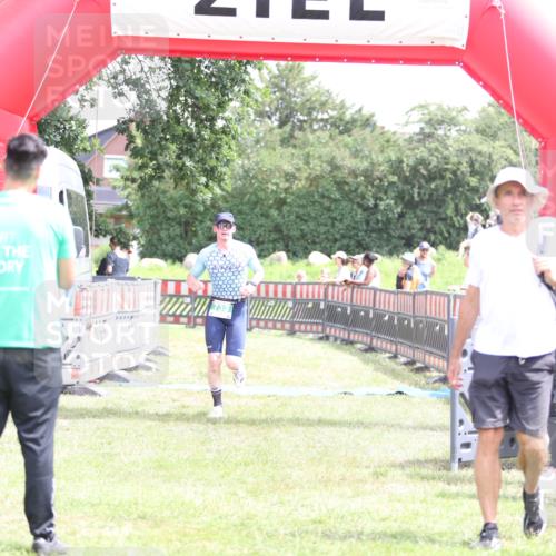 21.06.2026 - 29. Vierlanden-Triathlon Andreas Tolksdorf http://msf.ph/oto/9890885 21.06.2026 13:13:28 Ziel 733, 785, 733, 785 meine-sportfotos.de