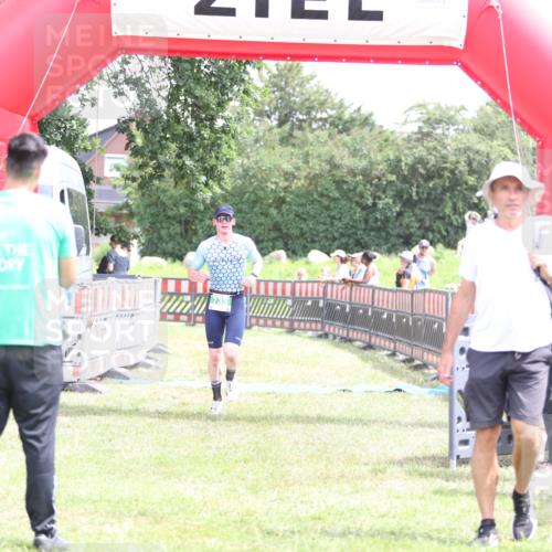 21.06.2026 - 29. Vierlanden-Triathlon Andreas Tolksdorf http://msf.ph/oto/9890886 21.06.2026 13:13:28 Ziel 733, 785, 733, 785 meine-sportfotos.de