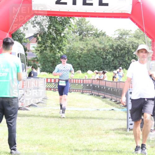 21.06.2026 - 29. Vierlanden-Triathlon Andreas Tolksdorf http://msf.ph/oto/9890888 21.06.2026 13:13:28 Ziel 733, 785, 733, 785 meine-sportfotos.de