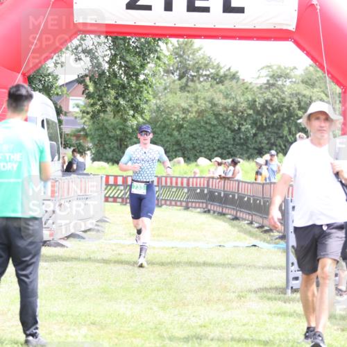 21.06.2026 - 29. Vierlanden-Triathlon Andreas Tolksdorf http://msf.ph/oto/9890889 21.06.2026 13:13:28 Ziel 733, 785, 733, 785 meine-sportfotos.de