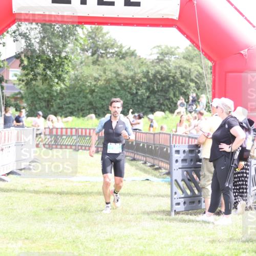 21.06.2026 - 29. Vierlanden-Triathlon Andreas Tolksdorf http://msf.ph/oto/9890893 21.06.2026 13:13:35 Ziel 290, 785, 290, 785 meine-sportfotos.de
