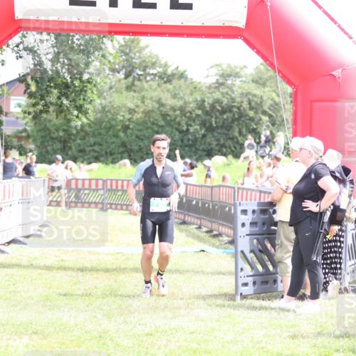 21.06.2026 - 29. Vierlanden-Triathlon Andreas Tolksdorf http://msf.ph/oto/9890895 21.06.2026 13:13:35 Ziel 290, 785, 290, 785 meine-sportfotos.de