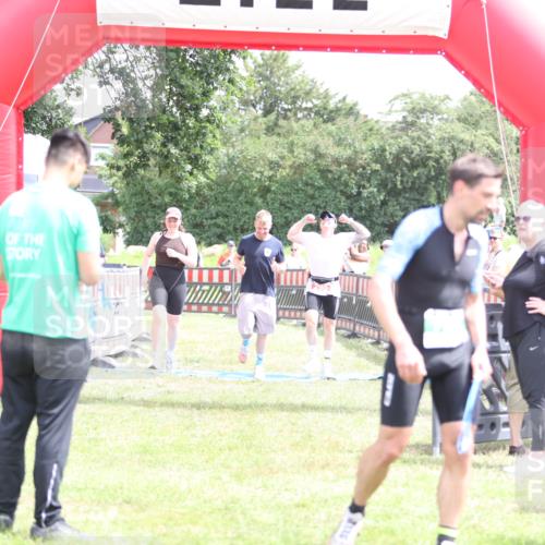 21.06.2026 - 29. Vierlanden-Triathlon Andreas Tolksdorf http://msf.ph/oto/9890904 21.06.2026 13:13:40 Ziel 290, 290 meine-sportfotos.de