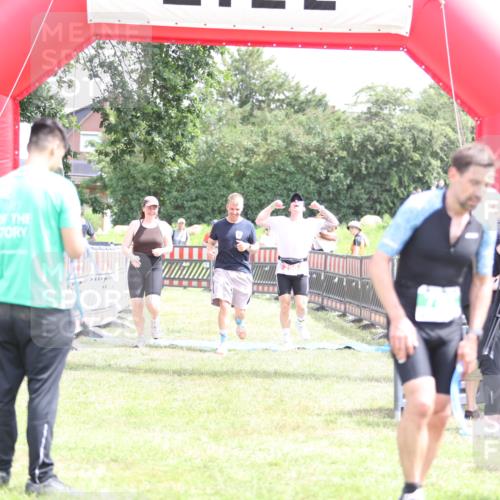 21.06.2026 - 29. Vierlanden-Triathlon Andreas Tolksdorf http://msf.ph/oto/9890910 21.06.2026 13:13:40 Ziel 290, 290 meine-sportfotos.de