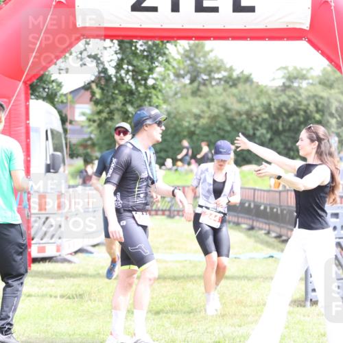 21.06.2026 - 29. Vierlanden-Triathlon Andreas Tolksdorf http://msf.ph/oto/9890934 21.06.2026 13:14:18 Ziel 29, 244, 29, 244 meine-sportfotos.de
