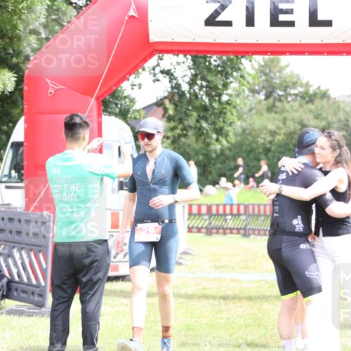 21.06.2026 - 29. Vierlanden-Triathlon Andreas Tolksdorf http://msf.ph/oto/9890941 21.06.2026 13:14:19 Ziel 29, 244, 29, 244 meine-sportfotos.de