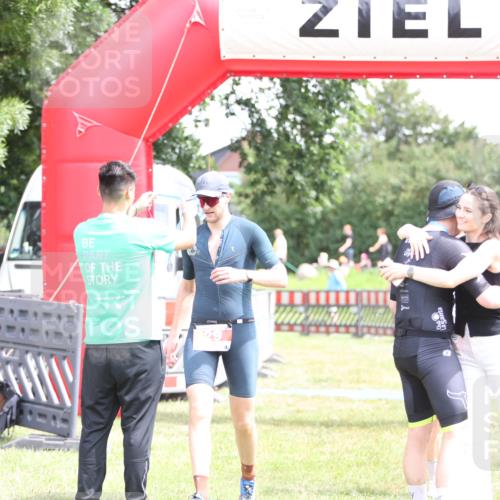 21.06.2026 - 29. Vierlanden-Triathlon Andreas Tolksdorf http://msf.ph/oto/9890942 21.06.2026 13:14:19 Ziel 29, 244, 29, 244 meine-sportfotos.de