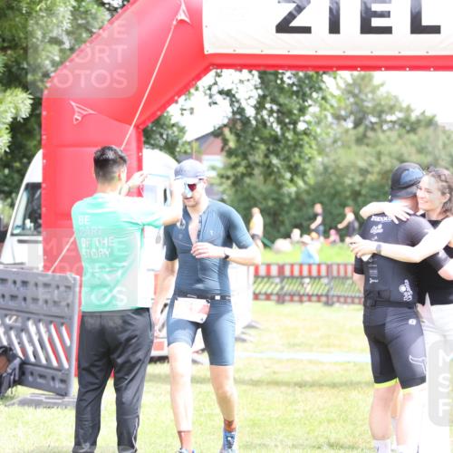 21.06.2026 - 29. Vierlanden-Triathlon Andreas Tolksdorf http://msf.ph/oto/9890943 21.06.2026 13:14:19 Ziel 29, 244, 29, 244 meine-sportfotos.de