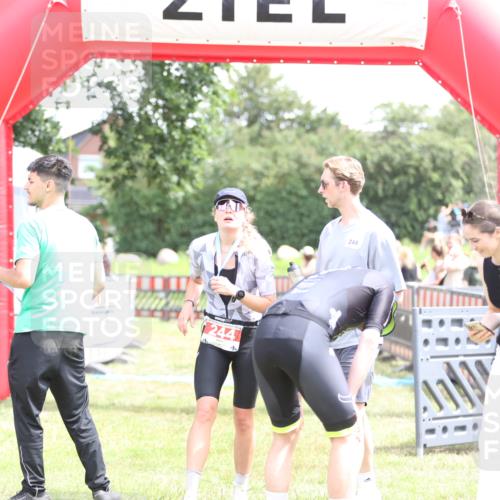 21.06.2026 - 29. Vierlanden-Triathlon Andreas Tolksdorf http://msf.ph/oto/9890946 21.06.2026 13:14:28 Ziel  meine-sportfotos.de