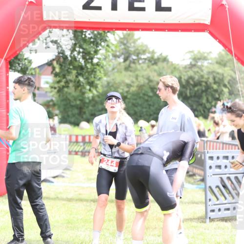 21.06.2026 - 29. Vierlanden-Triathlon Andreas Tolksdorf http://msf.ph/oto/9890947 21.06.2026 13:14:28 Ziel  meine-sportfotos.de