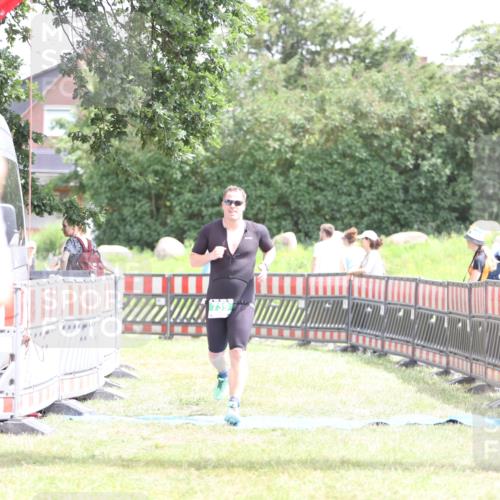 21.06.2026 - 29. Vierlanden-Triathlon Andreas Tolksdorf http://msf.ph/oto/9890953 21.06.2026 13:14:49 Ziel 739, 739 meine-sportfotos.de