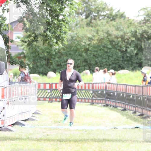 21.06.2026 - 29. Vierlanden-Triathlon Andreas Tolksdorf http://msf.ph/oto/9890955 21.06.2026 13:14:49 Ziel 739, 739 meine-sportfotos.de