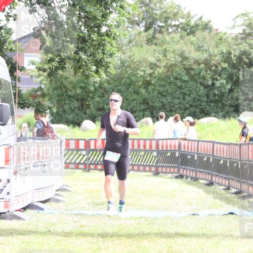 21.06.2026 - 29. Vierlanden-Triathlon Andreas Tolksdorf http://msf.ph/oto/9890956 21.06.2026 13:14:49 Ziel 739, 739 meine-sportfotos.de
