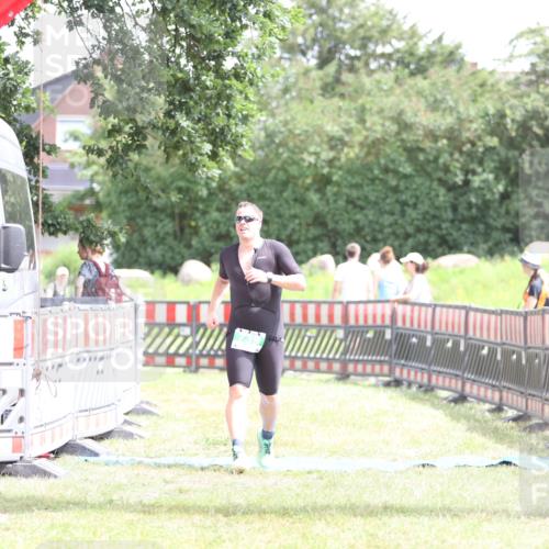 21.06.2026 - 29. Vierlanden-Triathlon Andreas Tolksdorf http://msf.ph/oto/9890957 21.06.2026 13:14:49 Ziel 739, 739 meine-sportfotos.de