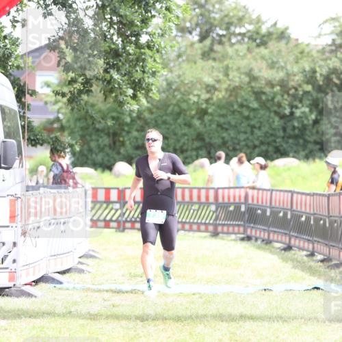 21.06.2026 - 29. Vierlanden-Triathlon Andreas Tolksdorf http://msf.ph/oto/9890958 21.06.2026 13:14:49 Ziel 739, 739 meine-sportfotos.de