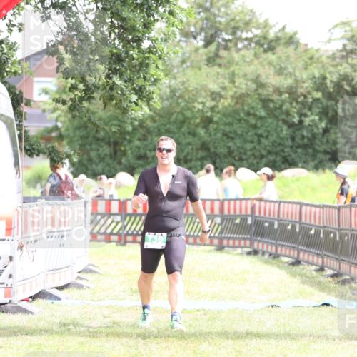 21.06.2026 - 29. Vierlanden-Triathlon Andreas Tolksdorf http://msf.ph/oto/9890962 21.06.2026 13:14:50 Ziel 739, 739 meine-sportfotos.de