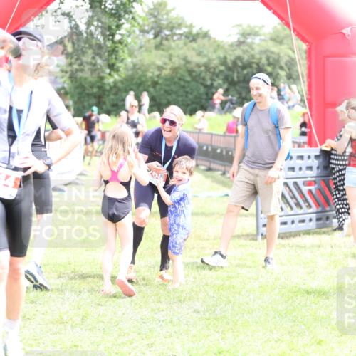 21.06.2026 - 29. Vierlanden-Triathlon Andreas Tolksdorf http://msf.ph/oto/9890985 21.06.2026 13:15:35 Ziel 8, 159, 8, 159 meine-sportfotos.de