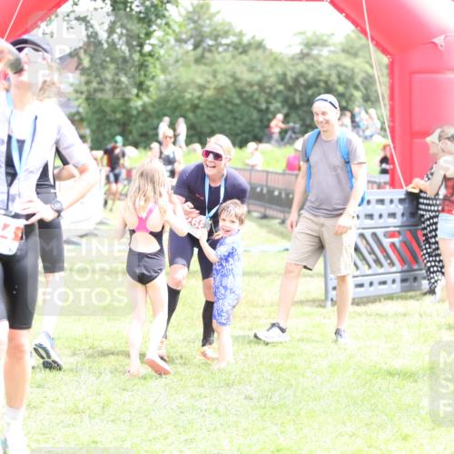 21.06.2026 - 29. Vierlanden-Triathlon Andreas Tolksdorf http://msf.ph/oto/9890986 21.06.2026 13:15:35 Ziel 8, 159, 8, 159 meine-sportfotos.de