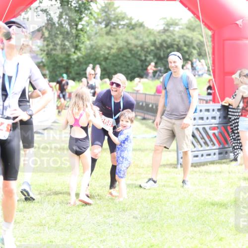 21.06.2026 - 29. Vierlanden-Triathlon Andreas Tolksdorf http://msf.ph/oto/9890987 21.06.2026 13:15:35 Ziel 8, 159, 8, 159 meine-sportfotos.de