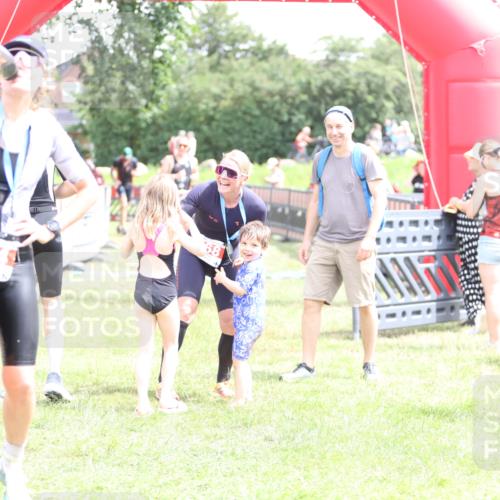 21.06.2026 - 29. Vierlanden-Triathlon Andreas Tolksdorf http://msf.ph/oto/9890989 21.06.2026 13:15:35 Ziel 8, 159, 8, 159 meine-sportfotos.de