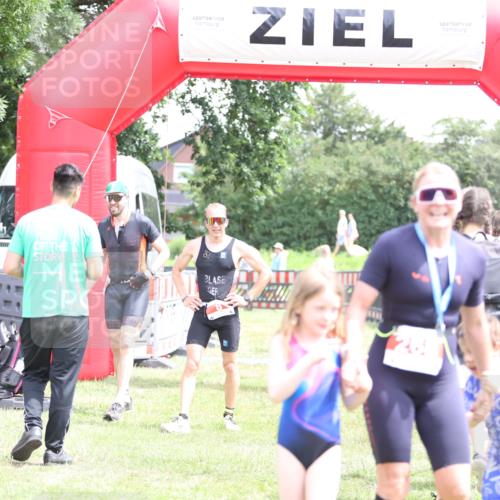 21.06.2026 - 29. Vierlanden-Triathlon Andreas Tolksdorf http://msf.ph/oto/9890997 21.06.2026 13:15:45 Ziel 159, 930, 159, 930 meine-sportfotos.de