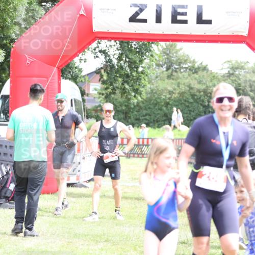 21.06.2026 - 29. Vierlanden-Triathlon Andreas Tolksdorf http://msf.ph/oto/9890999 21.06.2026 13:15:45 Ziel 159, 930, 159, 930 meine-sportfotos.de