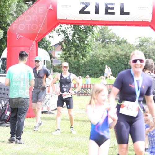 21.06.2026 - 29. Vierlanden-Triathlon Andreas Tolksdorf http://msf.ph/oto/9891000 21.06.2026 13:15:45 Ziel 159, 930, 159, 930 meine-sportfotos.de