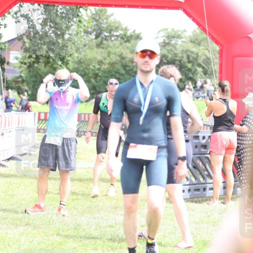 21.06.2026 - 29. Vierlanden-Triathlon Andreas Tolksdorf http://msf.ph/oto/9891007 21.06.2026 13:16:04 Ziel 641, 655, 641, 655 meine-sportfotos.de