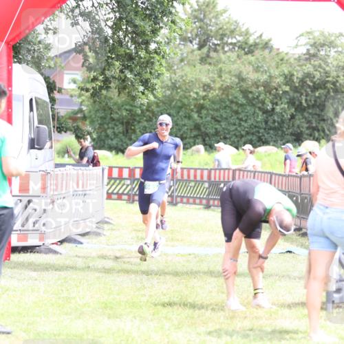 21.06.2026 - 29. Vierlanden-Triathlon Andreas Tolksdorf http://msf.ph/oto/9891010 21.06.2026 13:16:09 Ziel 641, 655, 641, 655 meine-sportfotos.de