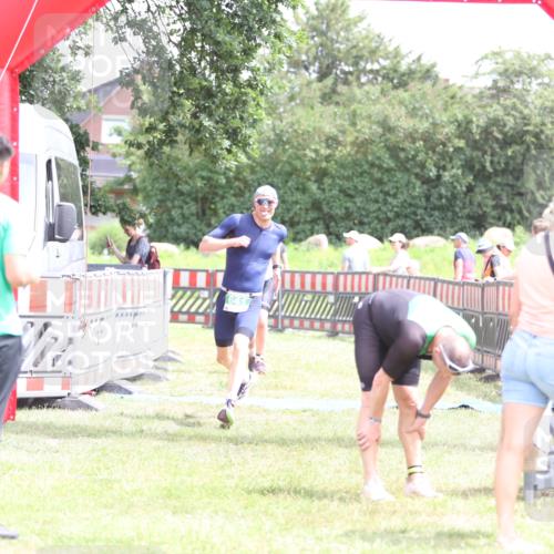 21.06.2026 - 29. Vierlanden-Triathlon Andreas Tolksdorf http://msf.ph/oto/9891011 21.06.2026 13:16:09 Ziel 641, 655, 641, 655 meine-sportfotos.de