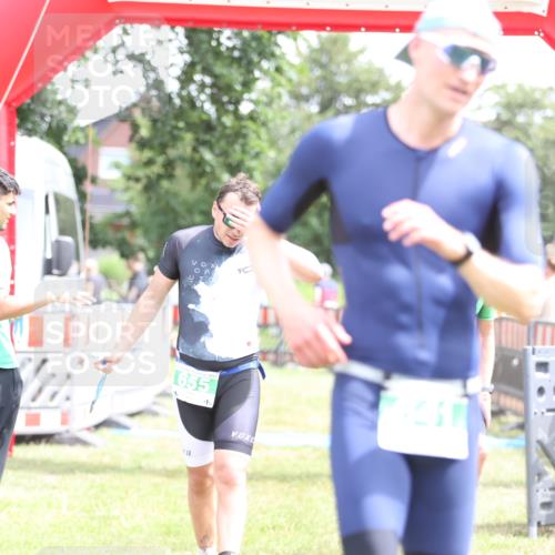 21.06.2026 - 29. Vierlanden-Triathlon Andreas Tolksdorf http://msf.ph/oto/9891022 21.06.2026 13:16:14 Ziel 70, 641, 655, 70, 641, 655 meine-sportfotos.de