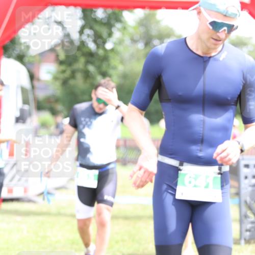 21.06.2026 - 29. Vierlanden-Triathlon Andreas Tolksdorf http://msf.ph/oto/9891024 21.06.2026 13:16:14 Ziel 70, 641, 655, 70, 641, 655 meine-sportfotos.de