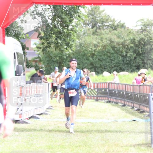 21.06.2026 - 29. Vierlanden-Triathlon Andreas Tolksdorf http://msf.ph/oto/9891033 21.06.2026 13:16:25 Ziel 34, 70, 131, 657, 34, 70, 131, 657 meine-sportfotos.de