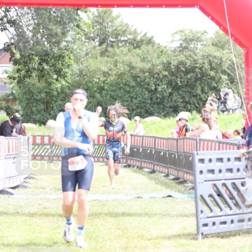 21.06.2026 - 29. Vierlanden-Triathlon Andreas Tolksdorf http://msf.ph/oto/9891035 21.06.2026 13:16:27 Ziel 34, 70, 131, 657, 34, 70, 131, 657 meine-sportfotos.de