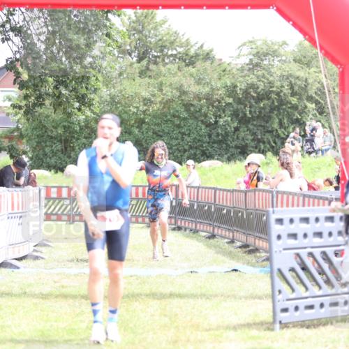 21.06.2026 - 29. Vierlanden-Triathlon Andreas Tolksdorf http://msf.ph/oto/9891036 21.06.2026 13:16:27 Ziel 34, 70, 131, 657, 34, 70, 131, 657 meine-sportfotos.de