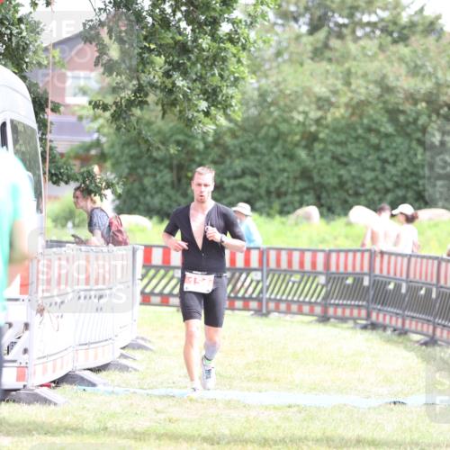 21.06.2026 - 29. Vierlanden-Triathlon Andreas Tolksdorf http://msf.ph/oto/9891049 21.06.2026 13:16:48 Ziel 151, 166, 743, 151, 166, 743 meine-sportfotos.de