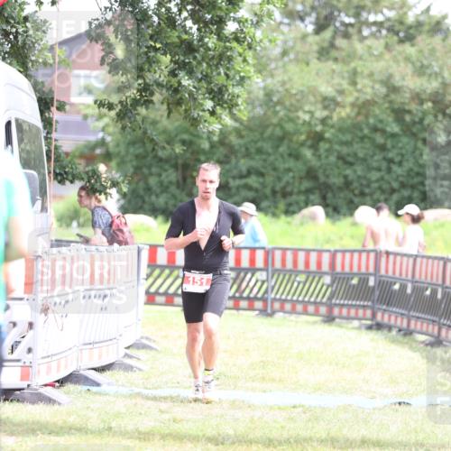 21.06.2026 - 29. Vierlanden-Triathlon Andreas Tolksdorf http://msf.ph/oto/9891053 21.06.2026 13:16:48 Ziel 151, 166, 743, 151, 166, 743 meine-sportfotos.de