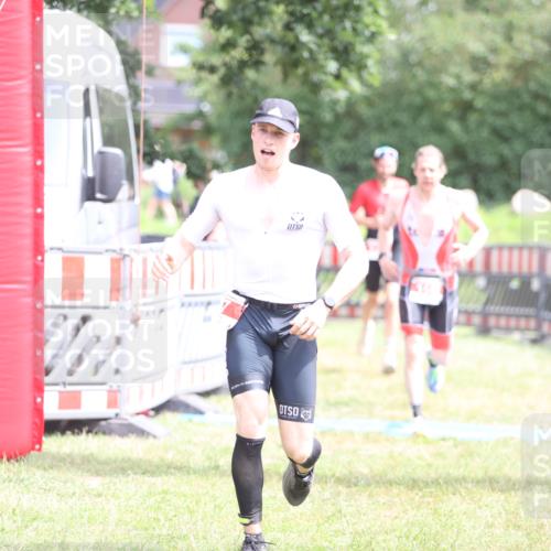 21.06.2026 - 29. Vierlanden-Triathlon Andreas Tolksdorf http://msf.ph/oto/9891058 21.06.2026 13:17:21 Ziel 7, 130, 160, 7, 130, 160 meine-sportfotos.de