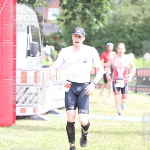 21.06.2026 - 29. Vierlanden-Triathlon Andreas Tolksdorf http://msf.ph/oto/9891059 21.06.2026 13:17:21 Ziel 7, 130, 160, 7, 130, 160 meine-sportfotos.de