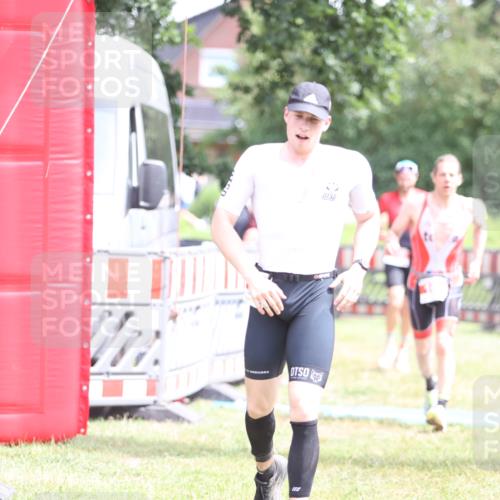 21.06.2026 - 29. Vierlanden-Triathlon Andreas Tolksdorf http://msf.ph/oto/9891061 21.06.2026 13:17:21 Ziel 7, 130, 160, 7, 130, 160 meine-sportfotos.de