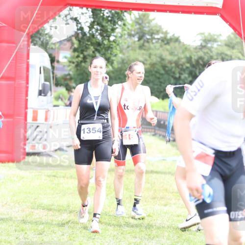 21.06.2026 - 29. Vierlanden-Triathlon Andreas Tolksdorf http://msf.ph/oto/9891070 21.06.2026 13:17:25 Ziel 130, 160, 130, 160 meine-sportfotos.de