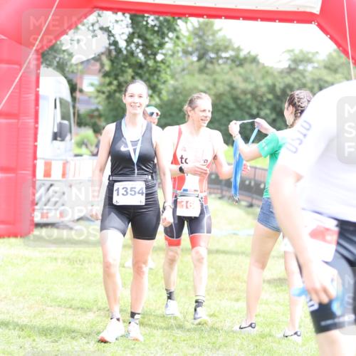 21.06.2026 - 29. Vierlanden-Triathlon Andreas Tolksdorf http://msf.ph/oto/9891073 21.06.2026 13:17:25 Ziel 130, 160, 130, 160 meine-sportfotos.de