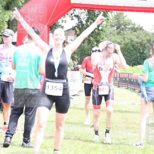 21.06.2026 - 29. Vierlanden-Triathlon Andreas Tolksdorf http://msf.ph/oto/9891081 21.06.2026 13:17:26 Ziel 130, 160, 130, 160 meine-sportfotos.de