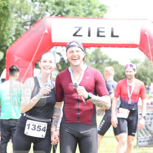 21.06.2026 - 29. Vierlanden-Triathlon Andreas Tolksdorf http://msf.ph/oto/9891090 21.06.2026 13:17:36 Ziel 253, 744, 253, 744 meine-sportfotos.de