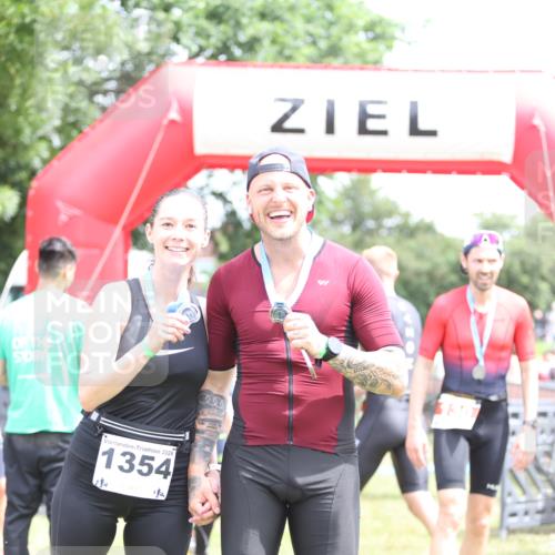 21.06.2026 - 29. Vierlanden-Triathlon Andreas Tolksdorf http://msf.ph/oto/9891091 21.06.2026 13:17:36 Ziel 253, 744, 253, 744 meine-sportfotos.de