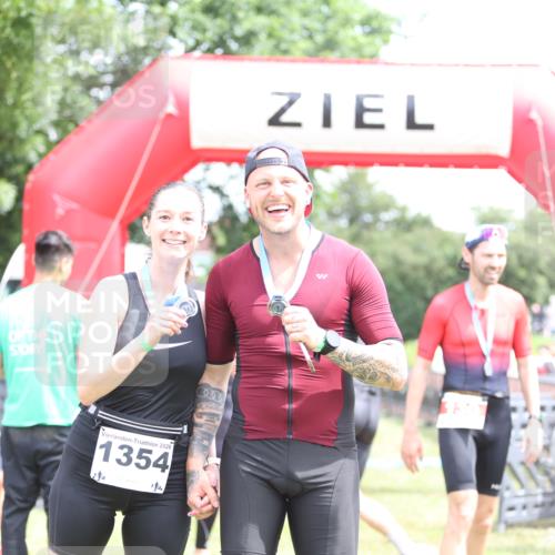 21.06.2026 - 29. Vierlanden-Triathlon Andreas Tolksdorf http://msf.ph/oto/9891093 21.06.2026 13:17:36 Ziel 253, 744, 253, 744 meine-sportfotos.de