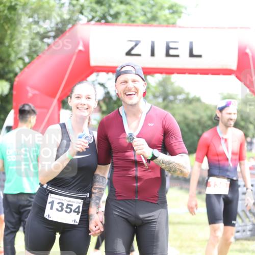 21.06.2026 - 29. Vierlanden-Triathlon Andreas Tolksdorf http://msf.ph/oto/9891094 21.06.2026 13:17:37 Ziel 253, 744, 253, 744 meine-sportfotos.de