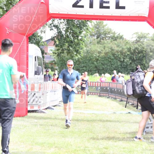 21.06.2026 - 29. Vierlanden-Triathlon Andreas Tolksdorf http://msf.ph/oto/9891101 21.06.2026 13:17:45 Ziel 253, 696, 744, 253, 696, 744 meine-sportfotos.de