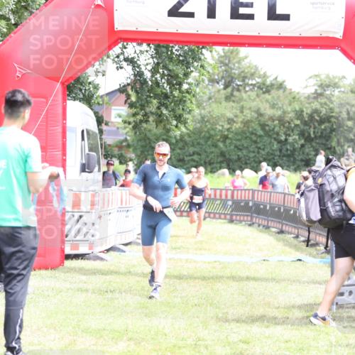 21.06.2026 - 29. Vierlanden-Triathlon Andreas Tolksdorf http://msf.ph/oto/9891103 21.06.2026 13:17:45 Ziel 253, 696, 744, 253, 696, 744 meine-sportfotos.de