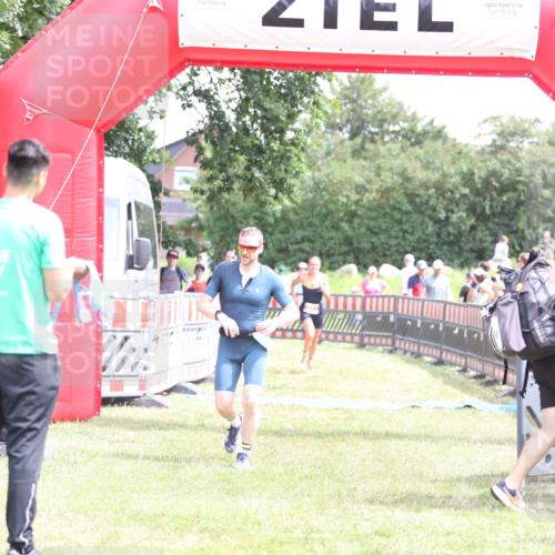 21.06.2026 - 29. Vierlanden-Triathlon Andreas Tolksdorf http://msf.ph/oto/9891105 21.06.2026 13:17:45 Ziel 253, 696, 744, 253, 696, 744 meine-sportfotos.de